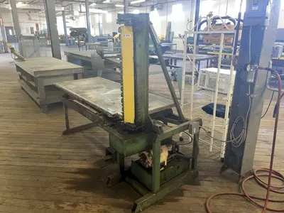 32" CAPACITY CLEATBENDER W/ 6' SCISSOR LIFT TABLE: YOBRO #24393