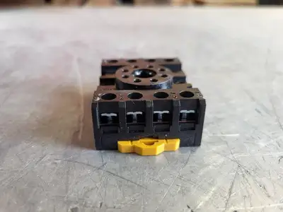 NEW OMRON PF083A-E