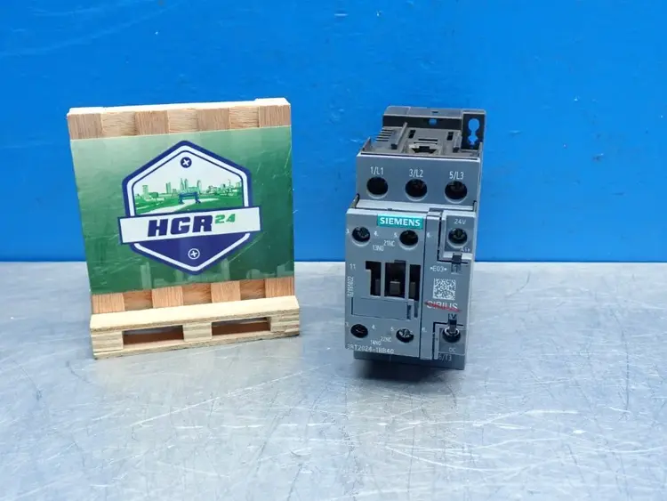 New | in-Stock SIEMENS 3RT20241BB40 PLC Contactors | HGR 24 #753982