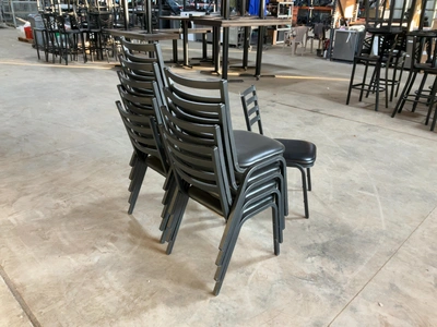 Used LOT OF (10) METAL CHAIRS WITH PADDED SEATS Party/Banquet Supplies Michigan US | Miedema Asset Management Group #1761576