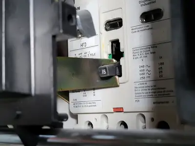 Used EATON SVX002A1-5A4N1 Switchgears British Columbia CA | Lenmark #240173