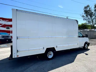 Used 2021 GMC SAVANA CUTAWAY Box trucks Florida US | Truck and Van Outlet #1509173