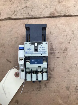 Telemecanique Electric LA4 DE 1E Safety Relay with Terminal Block