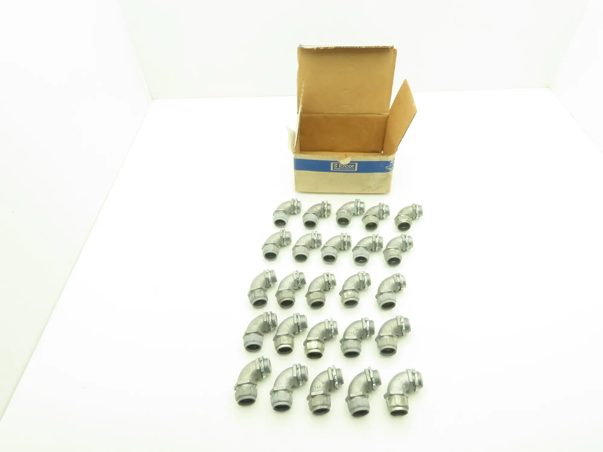 Efcor 3/4" 90° Elbow EMT Metallic Conduit Connector Fitting  Box of 25
