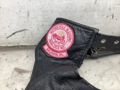 Used _UNKNOWN_ _UNKNOWN_ Apparel, Gloves, Lab Coats Michigan US | Miedema Asset Management Group #1411081