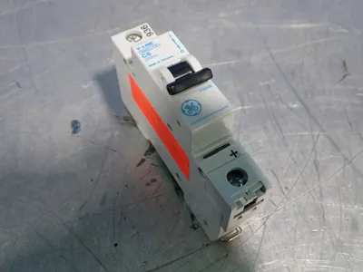 New | in-Stock GENERAL ELECTRIC V76106 Circuit Breakers | HGR 24 #732008