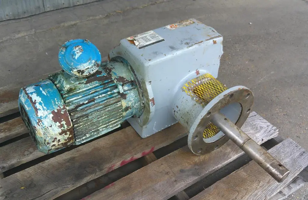 SPC9242  Agitator 10 hp Philadelphia top mount agitator