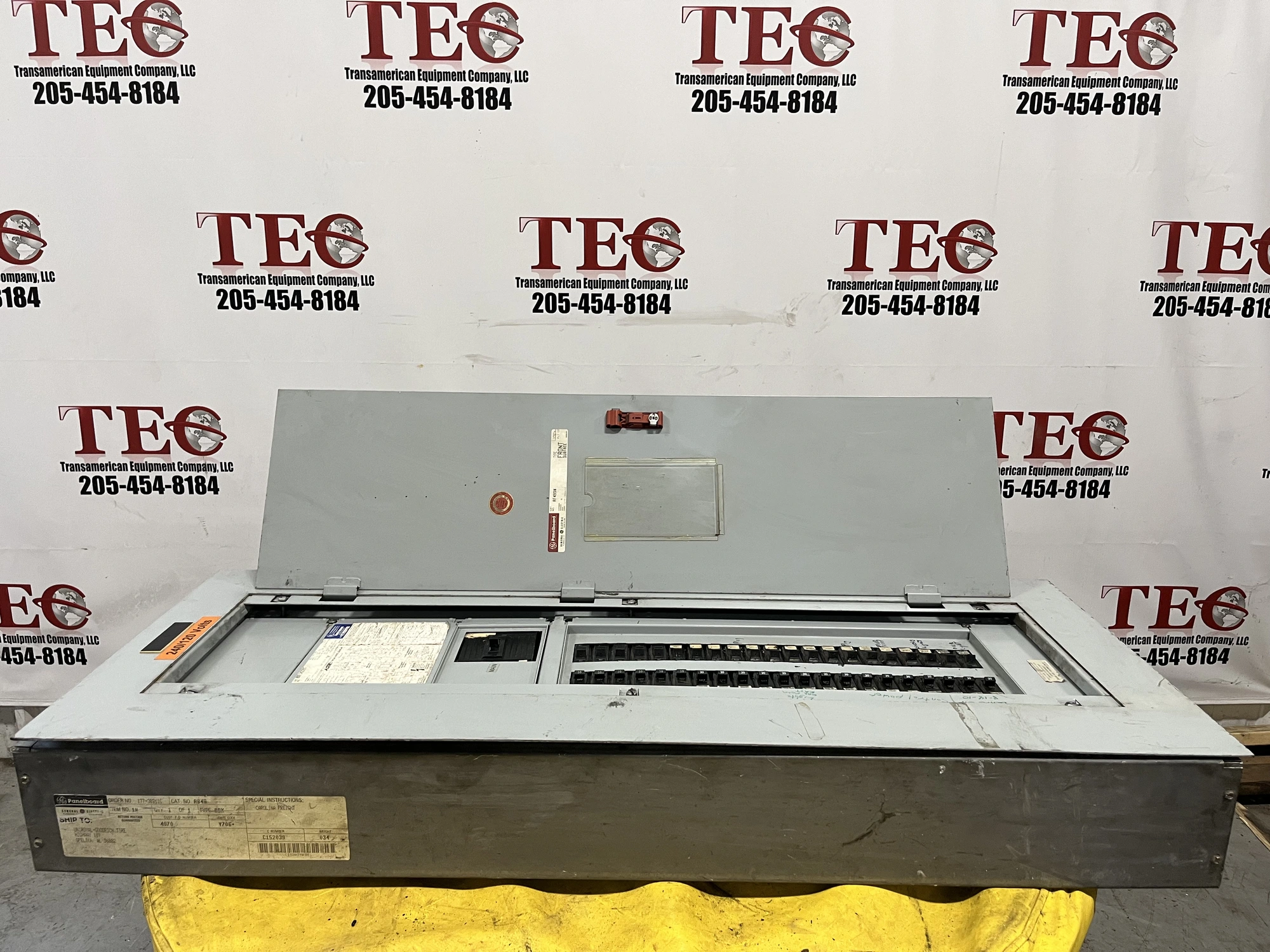 General Electric AQF3422AT 225A 208Y/120V Heavy Duty Breaker Pan