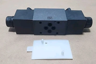 NEW Parker D1VW004CNYWF4