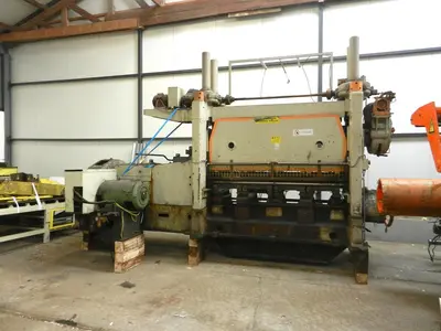USED LISSE STRAIGHTENER 1000 X 18MM > 2200 X 5MM