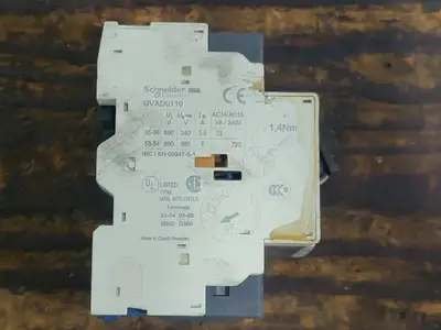 USED SCHNEIDER ELECTRIC GV2ME06