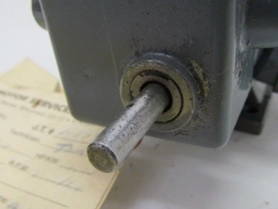 Eberhard Bauer D-7300 Esslinger K7747813 DU 34 Z1/98-MF 1.4Rpm Motor 220/380V