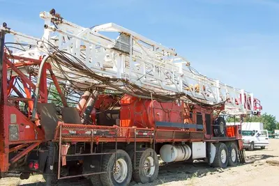 USED MOUNTAIN RIG MR 350 OILFIELD WORKOVER RIG / SERVICE RIG / PULLING UNIT