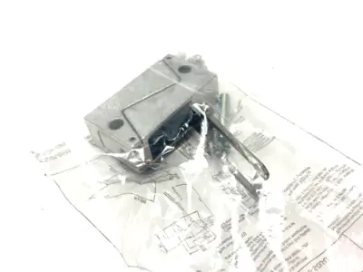 New | in-Stock EUCHNER Top/Bottom Hinged Actuator for Insertion Switch Parts Michigan US | Maverick Industrial Sales #1393243