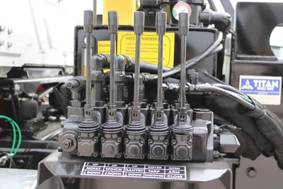 New | in-Stock 2026 INTERNATIONAL HX Rolloff Trucks Texas US | Roll Off Truck World #1491815
