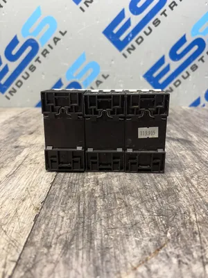 SIEMENS 3RV1011-1JA10 Electrical/PLC/Automation | ESS Industrial Equipment Sales (4)