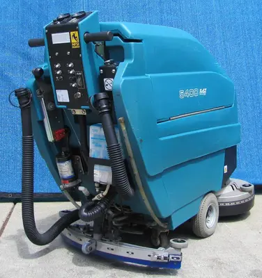 USED TENNANT M5400