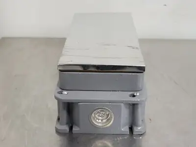 NEW HUBBELL 6275