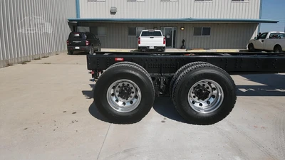 New | in-Stock 2025 WESTERN STAR 47X Cab Chassis trucks Texas US | Roll Off Truck World #1492024