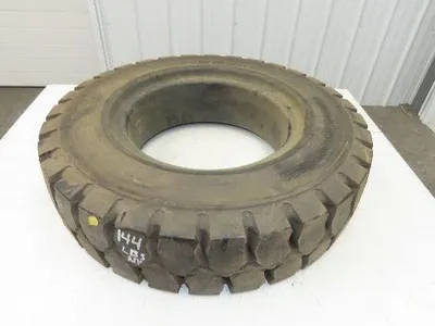 Mitco Duro-Soft SRB 29x7.5-15 Forklift Tire Resilient Solid Traction Black