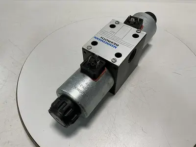 USED REXROTH 4WE10E67-31/CG24N9Z4/T08
