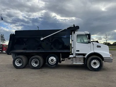 Used 2020 VOLVO VHD Dump trucks Minnesota US | Carco Truck & Equipment #1514186