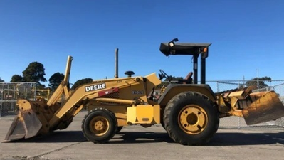 USED 2017 Deere 210 LE