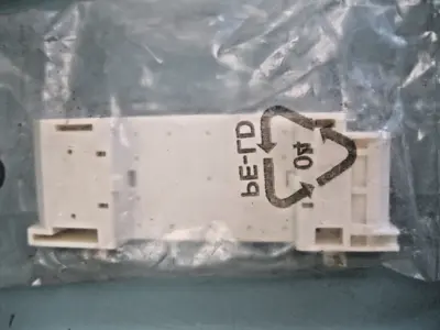 NEW Schneider Electric LAD4RCU