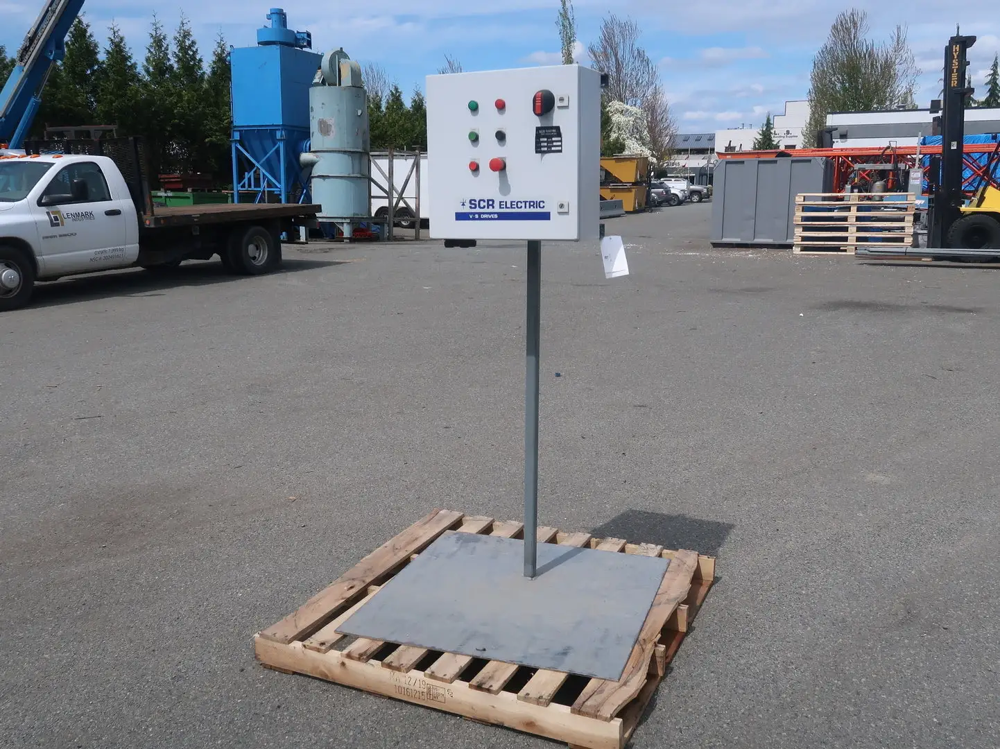 Lenze 3 hp 575 volt VFD with control box