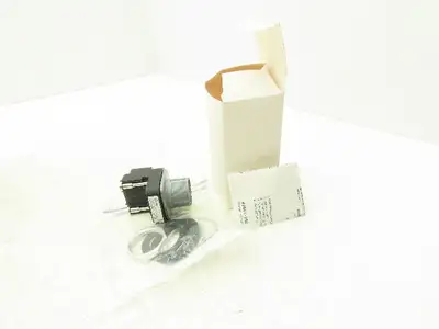 Allen Bradley 800T-P16 Pilot Light 30mm Pushbutton No Lens with 120V Transformer