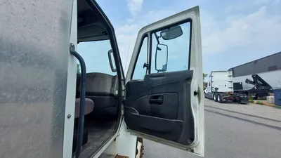 2015 INTERNATIONAL 4300 SBA 4X2 BOX TRUCK Highway Tractors | Platinum Group (33)