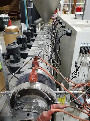 KRAUSS-MAFFEI KME 60 SX      Krauss Maffei Used KME 60 SX Profile Extrusion Line –  2015
