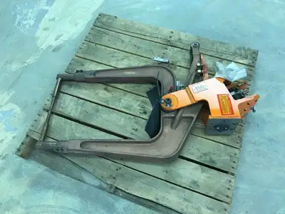 USED MILCO PINCH - TYPE WELD GUN