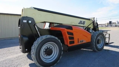 USED 2023 JLG 943