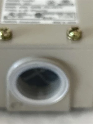 NEW Omron D4B-7181N