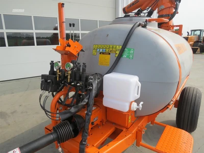 New | in-Stock 2027 JACTO J2000 Sprayers Pennsylvania US | Zimmerman Farm Service #1409974