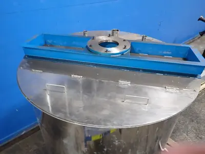 800 Gallons  S/s Tank W/agitator