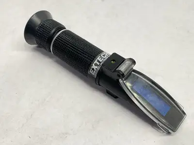 USED EXTECH PORTABLE SUCROSE 0-32% BRIX REFRACTOMETER