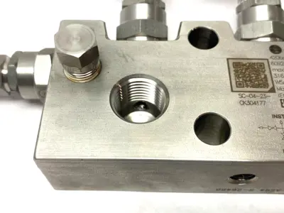 USED AS-SCHNEIDER STAINLESS STEEL 5-VALVE MANIFOLD 6092PSI/420BAR