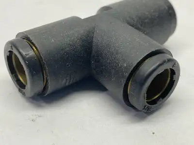 USED LEGRIS PNEUMATIC PUSH-IN FITTING TEE 6MM OD LOT OF 12
