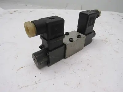 Oildyne 063-003-002 Hydraulic Directional Control Valve 24V