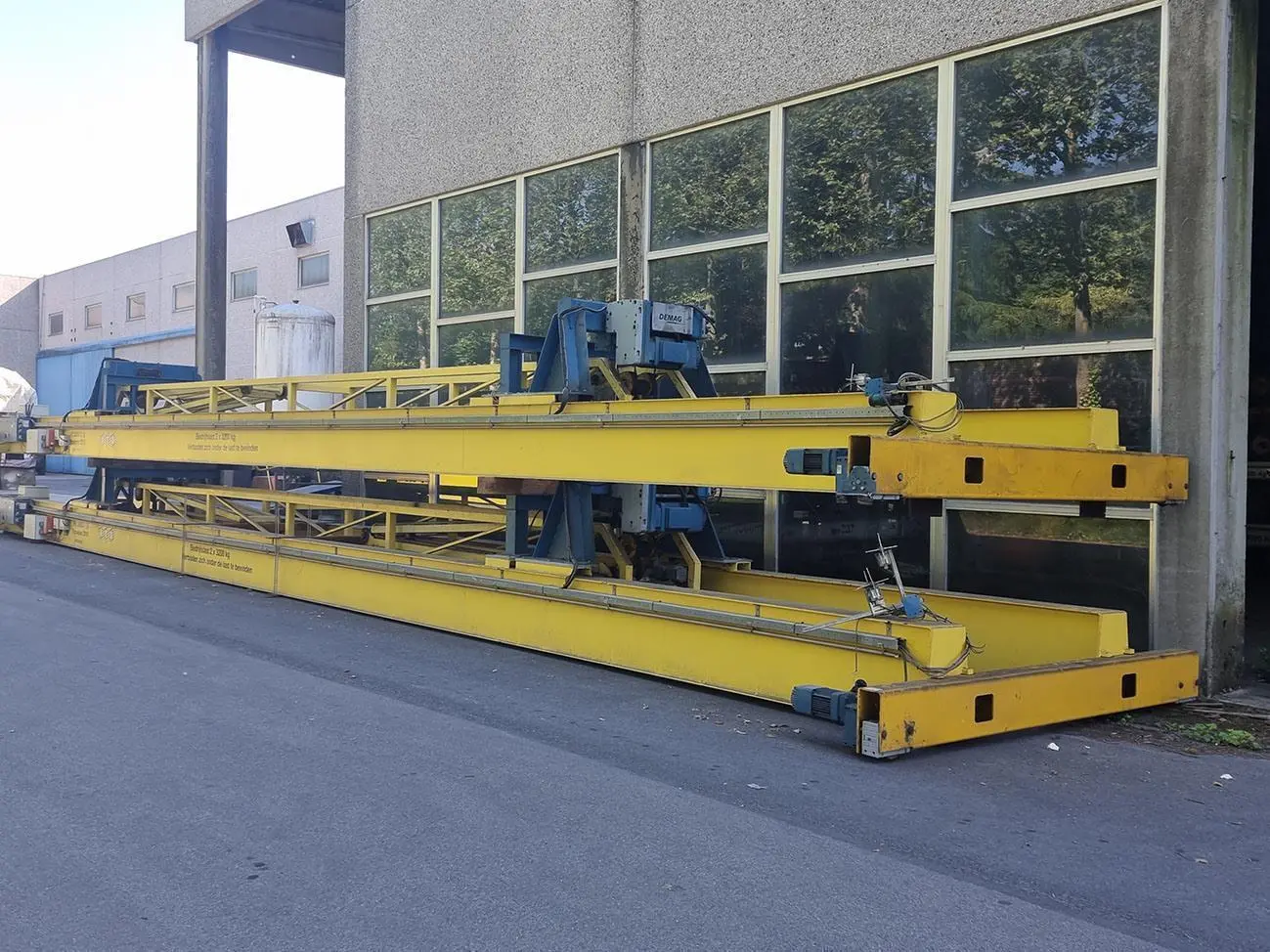 USED DEMAG 2 HOISTS AND 2 SIDE SUPPORTS