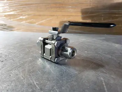 New | in-Stock SWAGELOK SS-63TS8 Valves/Fittings British Columbia CA | Lenmark #255381
