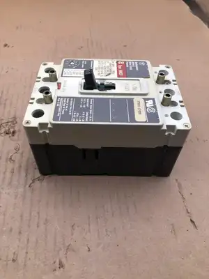 Westinghouse HMCP 3 Pole 100A Circuit Breaker w/ Operator Switch 600V 250V