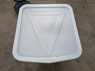 600 Pound SS Dump Buggy with Plastic Lid