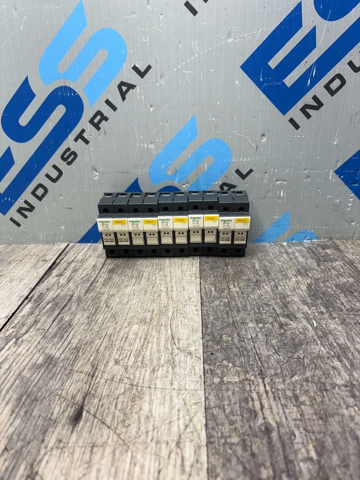USED SCHNEIDER DF102