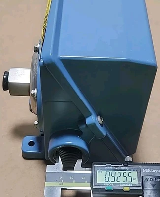NEW United Electric Controls J400-554