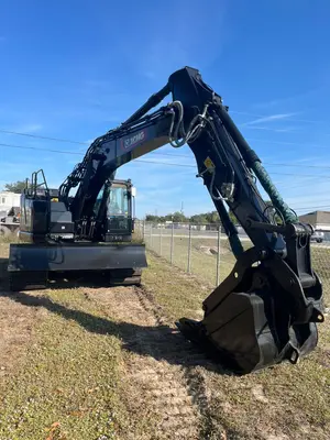 XCMG XE235UCRr Excavator | Iron Listing (16)