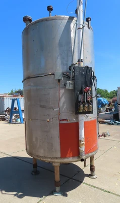 1500 gallon Stainless Steel, Jacketed, Dish Bottom and Top Tank