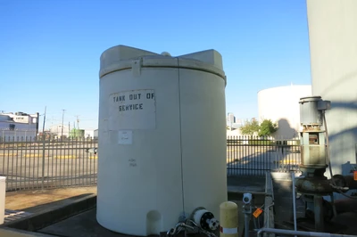 3,750 gal Poly Tank, approx 8'dia x 10'H with lid cover